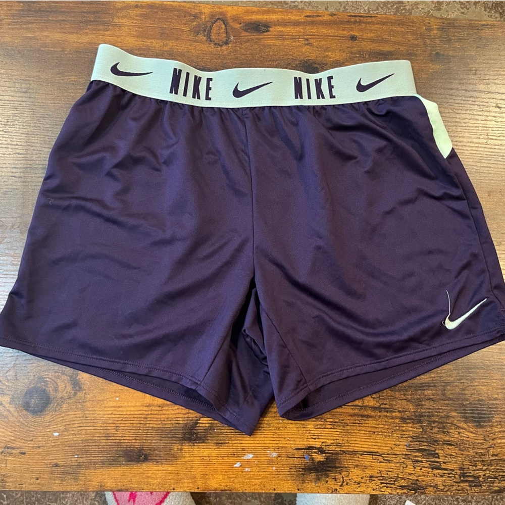 Nike loose fit shorts without liner